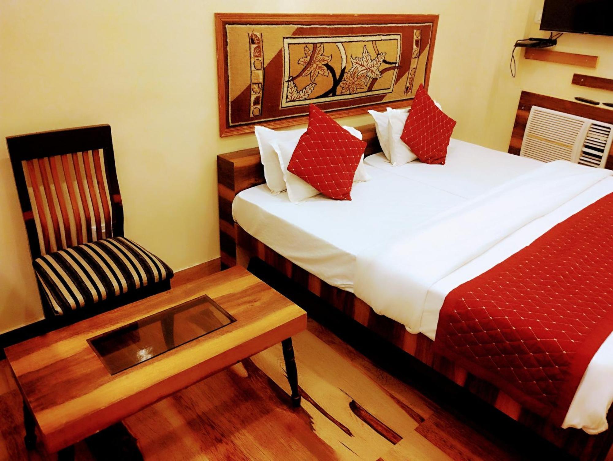 Bhagyashree Guest House 2 Km To Vishwanath Temple, Ganga Ghat Parking Available Varanasi Exterior photo
