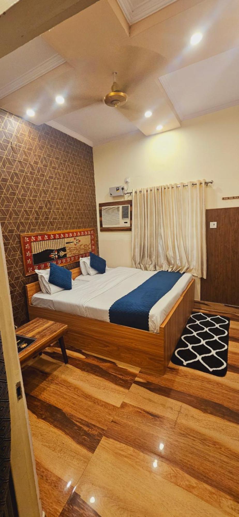 Bhagyashree Guest House 2 Km To Vishwanath Temple, Ganga Ghat Parking Available Varanasi Exterior photo